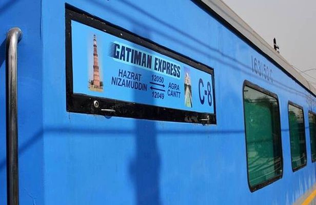 1 Day Taj Mahal Tour & Agra Fort by Gatimaan Express From Delhi