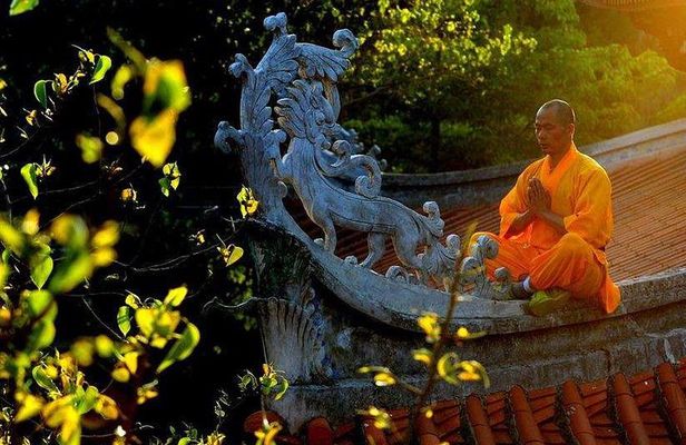 Private Day Trip to see Shaolin Temple and Longmen Grottoes from Beijing