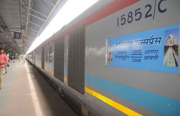 Private Agra Tour From Delhi by Gatimaan Express Train