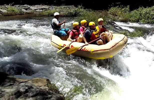Rafting Class III and IV in Tenorio River from Playa Flamingo
