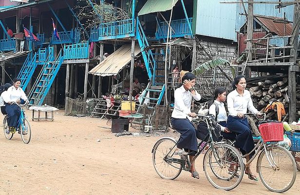 Half Day Floating Village (Kampong Phluk) & Tole Sap Lake Tour