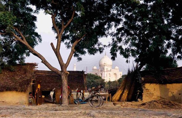 Mughal Heritage Walk in Kachhpura Village around Taj Mahal
