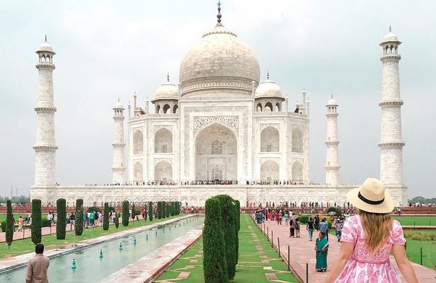 Luxury Taj Mahal Tour from Delhi: Same Day Agra Trip by Luxury Car