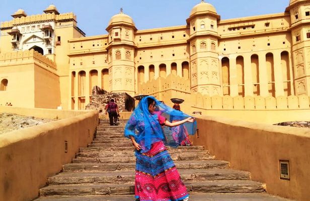 Forts and Palaces Tour of Jaipur (guided full day tour in AC car)