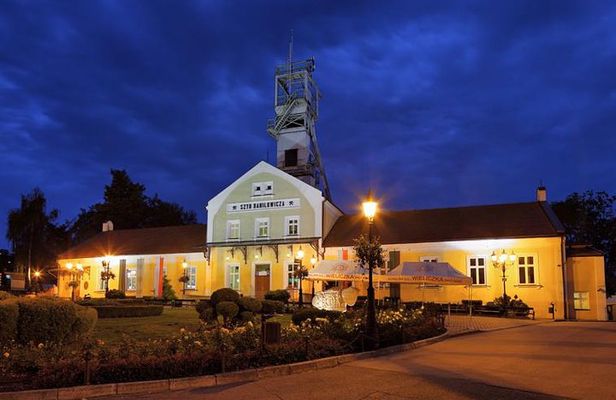One day Cracow and Wieliczka Salt Mine private tour from Warsaw