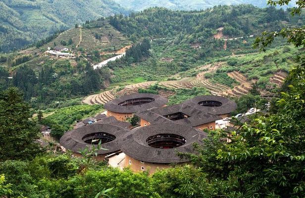 Private Day Tour To Tianluokeng Tulou from Xiamen Including Lunch