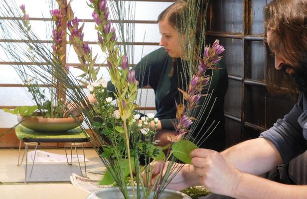 Ikebana Experience in Kyoto Townhouse