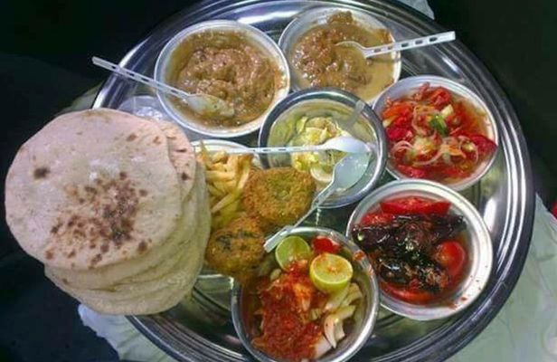 Authentic Breakfast with locals and tour to Giza pyramids and sphinx