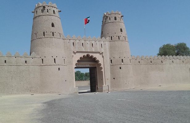 Private Al Ain tour from Dubai with professional Driver