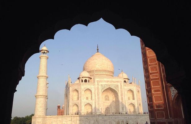 All Inclusive Private Tour of Tajmahal, Agra Fort and Baby Taj From New Delhi