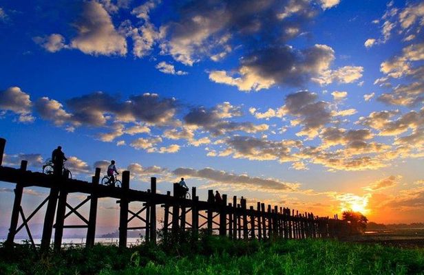 Private Day Trip of Amarapura, Sagaing Hill, and Inwa from Mandalay