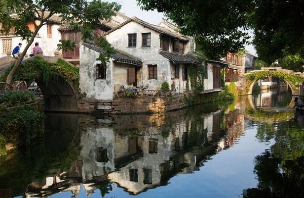 Private Suzhou Garden and Water Town Highlight Trip with Hotel or Railway Station Transfer