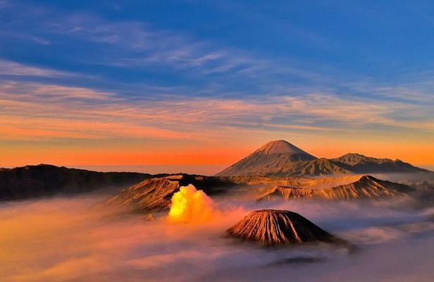 Bromo Tour Package: Midnight Bromo Open Trip from Malang