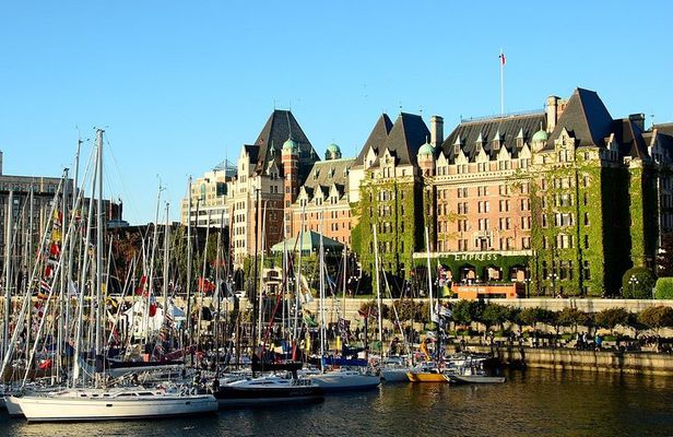 Private Tour: Victoria and Butchart Gardens Day Trip