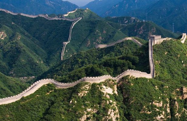 Beijing Private Tour to Badaling Great Wall and Longqing Gorge with Boat Ride