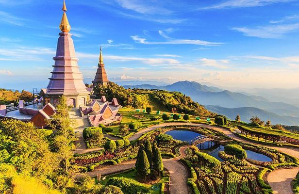Doi Inthanon Day Trip from Chiang Mai including Karen Hill Tribe & Twin Pagodas