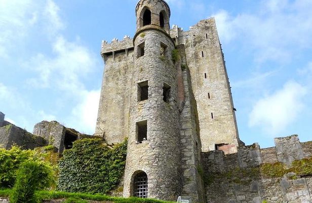 2-Day Cork and Blarney Castle Rail Tour from Dublin
