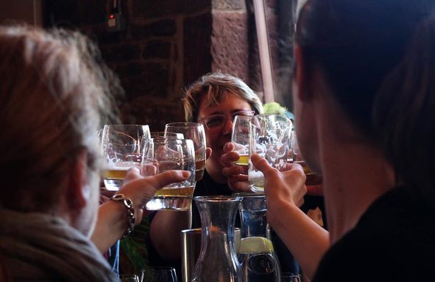 Glasgow Pub & History Tour with ScotBeer Tours