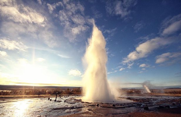 Golden Circle & Kerið Day Tour by Minibus from Reykjavik