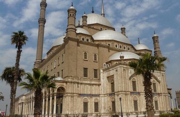 Private Day Trip: Egyptian Museum, Alabaster Mosque and Khal el-Khalili from Cairo