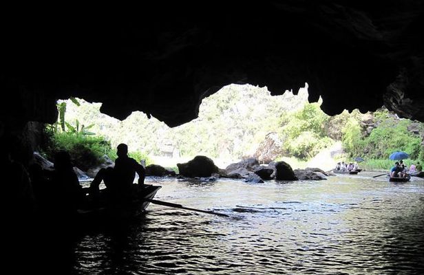 Tam Coc Boat-ride & Bich Dong Pagoda