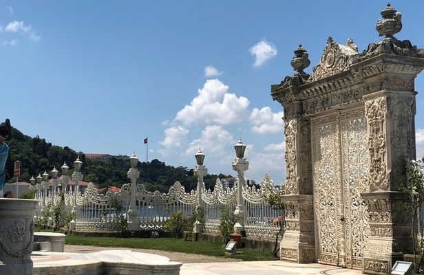 Istanbul Combo: Bosphorus Cruise & Dolmabahce Tour