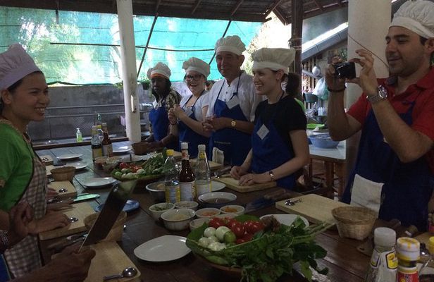 Baan Hongnual: Authentic Thai Cooking & Market Experience