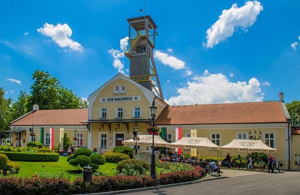 Wieliczka Salt Mine with pickup and private Transport