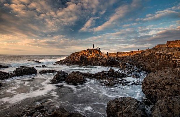Dublin to Dunluce Castle, Giant's Causeway, Dark Hedges & Belfast
