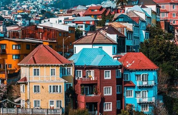 Private Full-Day Guided Valparaiso and Vina Del Mar Tour from Santiago