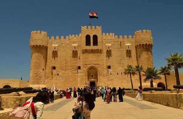 A private Trip from Cairo to Alexandria, including lunch, entrance fees
