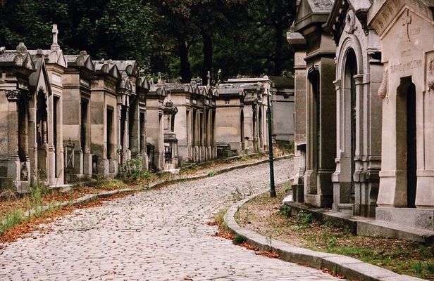 Pere Lachaise Cemetery Paris - Exclusive Guided Walking Tour