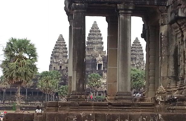 Private 03 Day Tour-Discovery of Angkor Temples Siem Reap