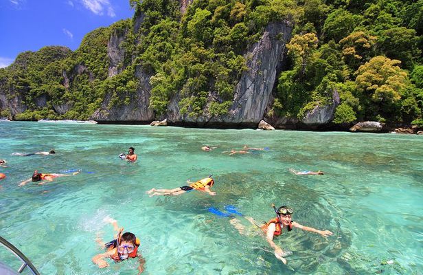 Phi Phi Island Tour by Speedboat from Krabi with Lunch (SHA Plus)