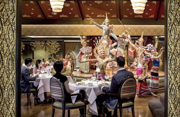 Gourmet Dinner & Spectacular Show at Mandarin Oriental