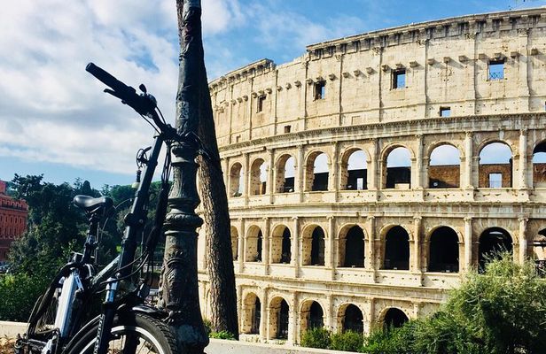 Gems of Rome-Ebike tour with Roman street food stops
