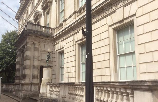 3 Hour Private Downton Abbey London Locations Walking Tour