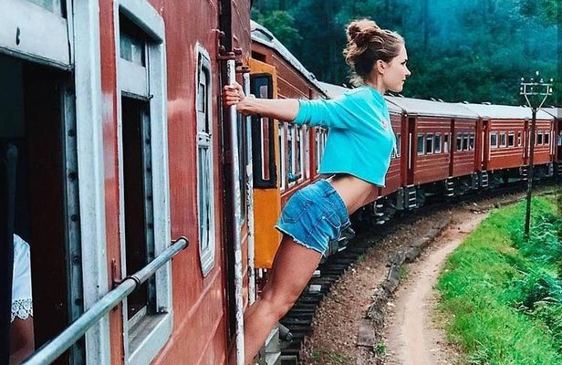 Nuwara Eliya journey by Train and car (2 Days with 01 Night)