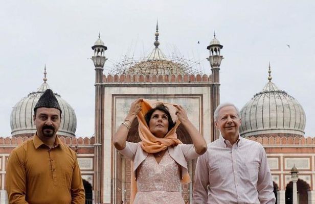 Delhi: Private Half-Day Delhi Temple Tour with Hotel Transfers