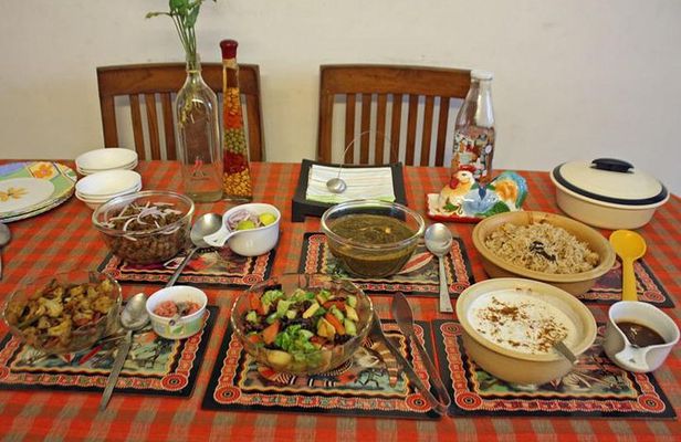 Private Delhi Market Tour & Hands-On North Indian Cooking Class