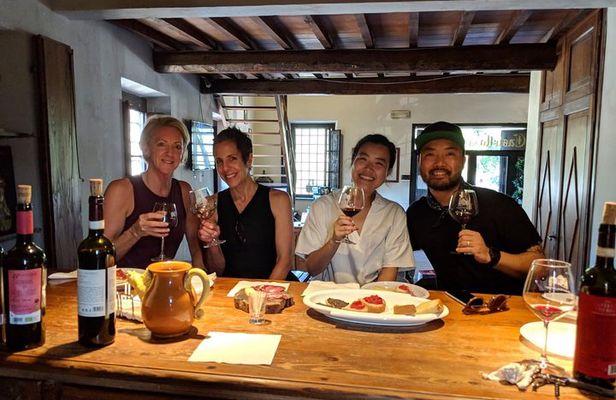 Small Group Chianti Wine Tasting with Seven Tuscan Wines 
