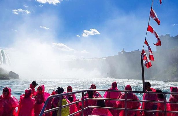 Niagara Falls Guided 9 Hour Day Trip with Round-trip Transfer
