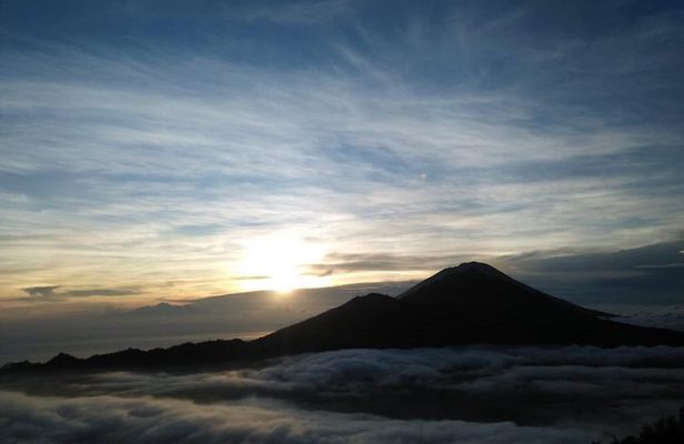 Mount Batur Volcano - Sunrise Trekking with White Water Rafting
