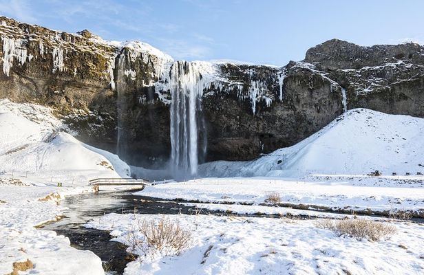 Winter South Coast Day Tour by Minibus from Reykjavik