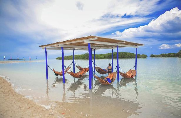 Puerto Princesa: Honda Bay Island Hopping with Buffet Lunch