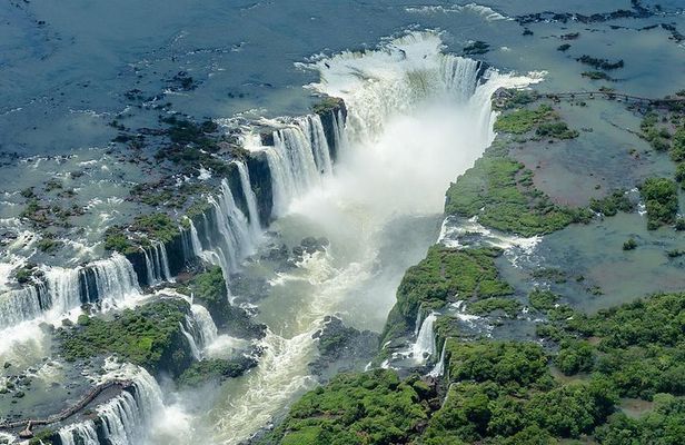 Iguazu Falls Private Tour Argentinean side with Navigation option