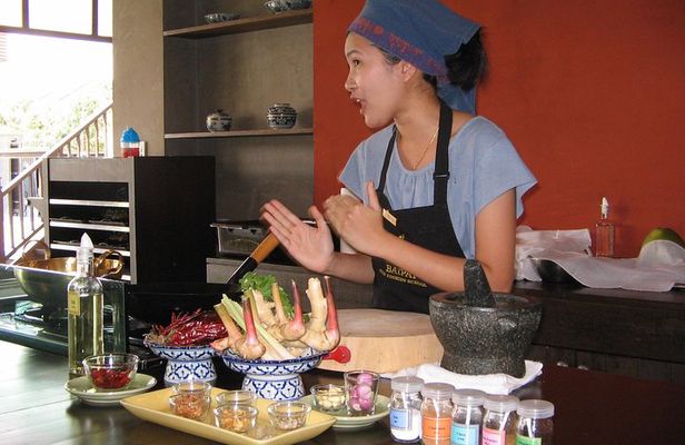 Baipai Thai Cooking School: Authentic Cooking Class Tour
