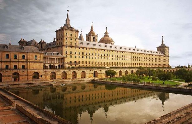 El Escorial and Valley of the Fallen Private Tour
