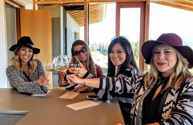 Oregon Wine Tour-Full Day Tour with Lunch Stop