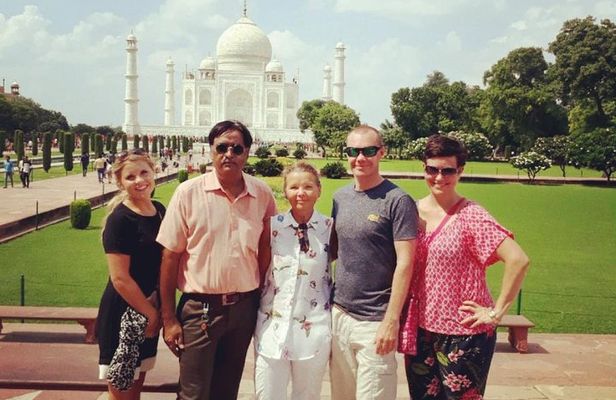 Full Day Agra Tour with Taj Mahal : Private and All Inclusive.
